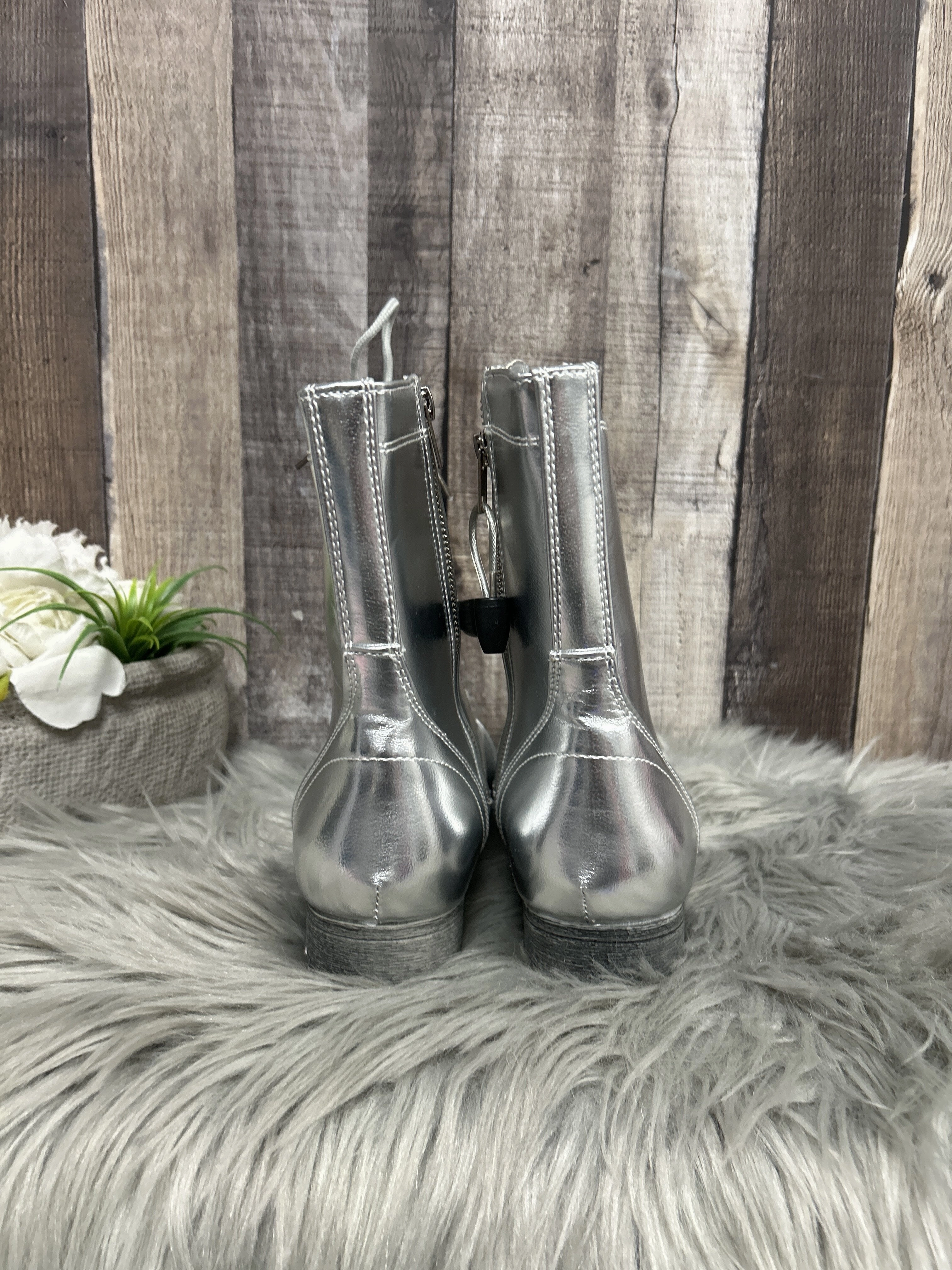Boots Ankle Flats By Bamboo  Size: 9