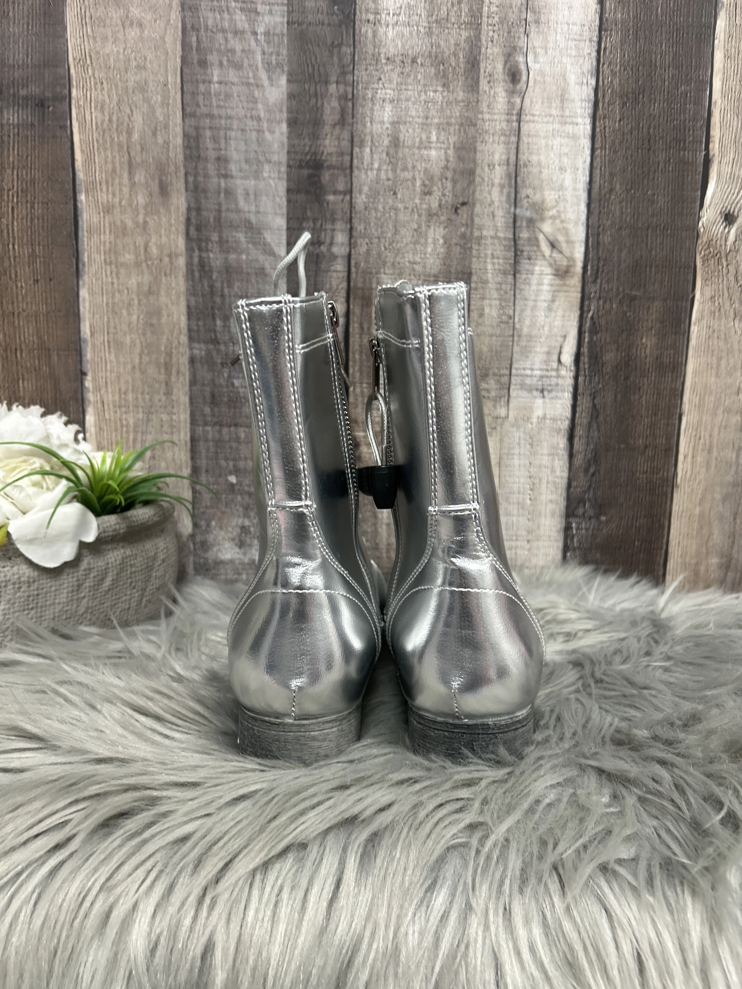 Boots Ankle Flats By Bamboo  Size: 9