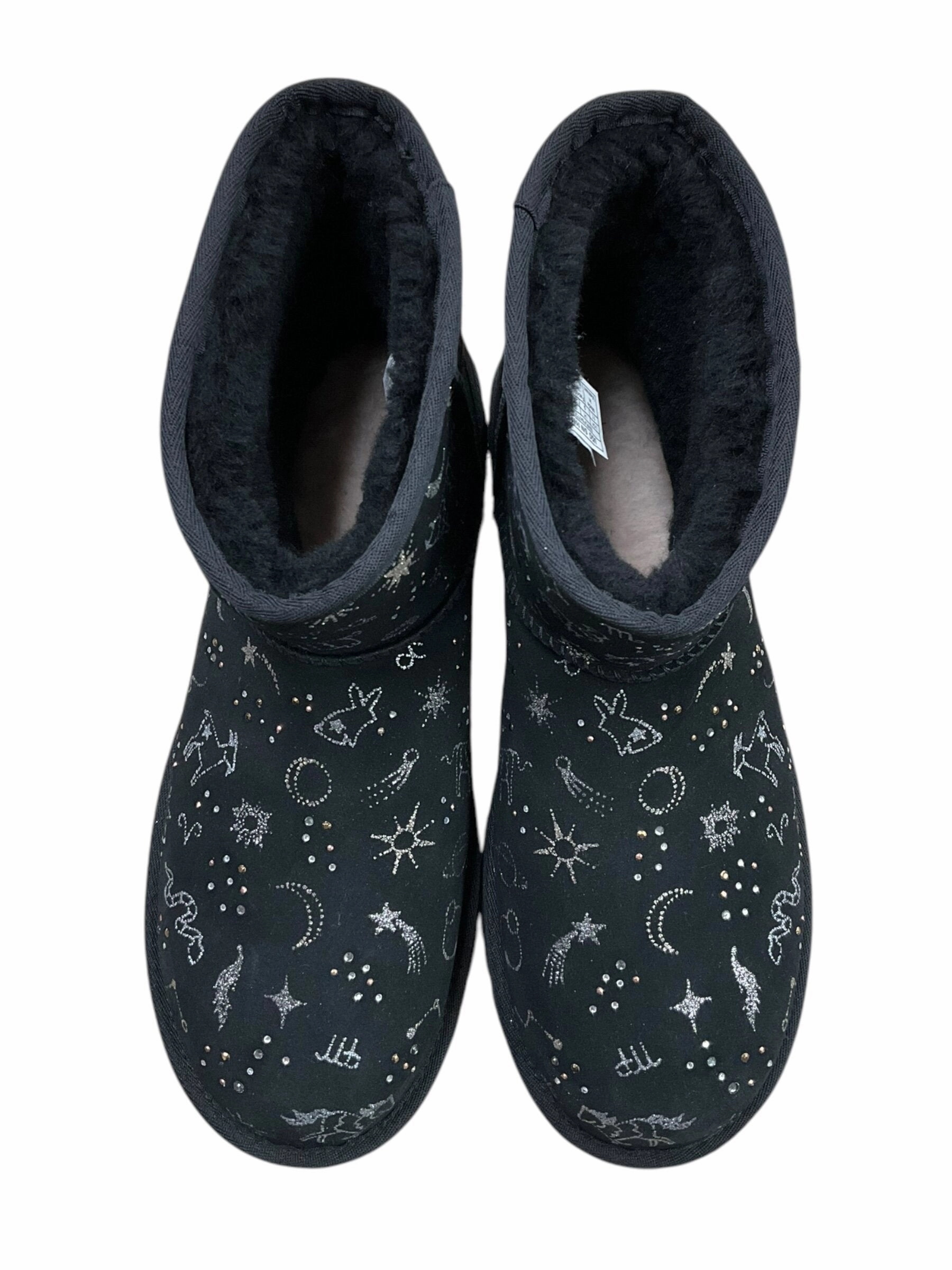 Boots Ankle Flats By Ugg  Size: 11