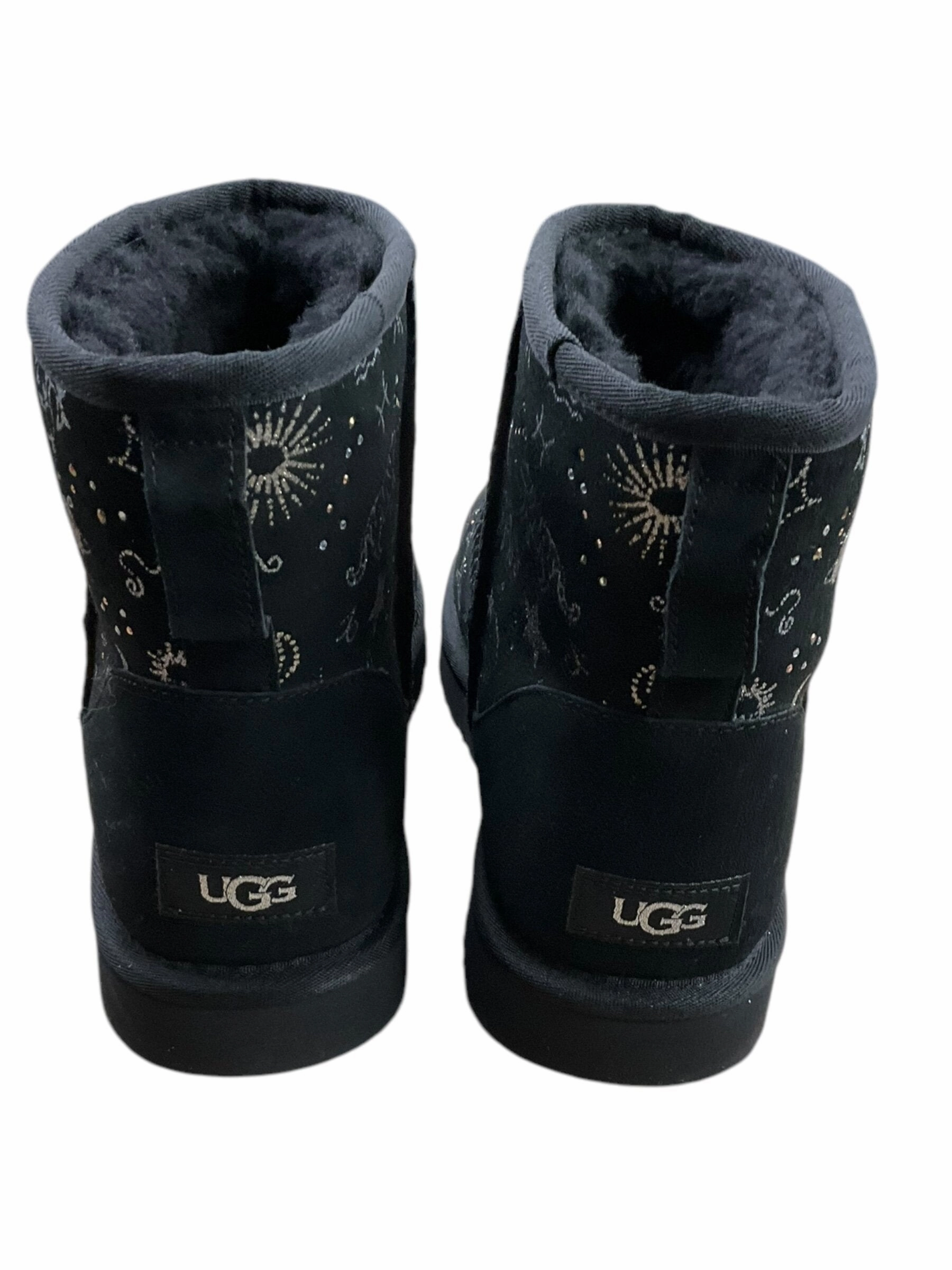 Boots Ankle Flats By Ugg  Size: 11