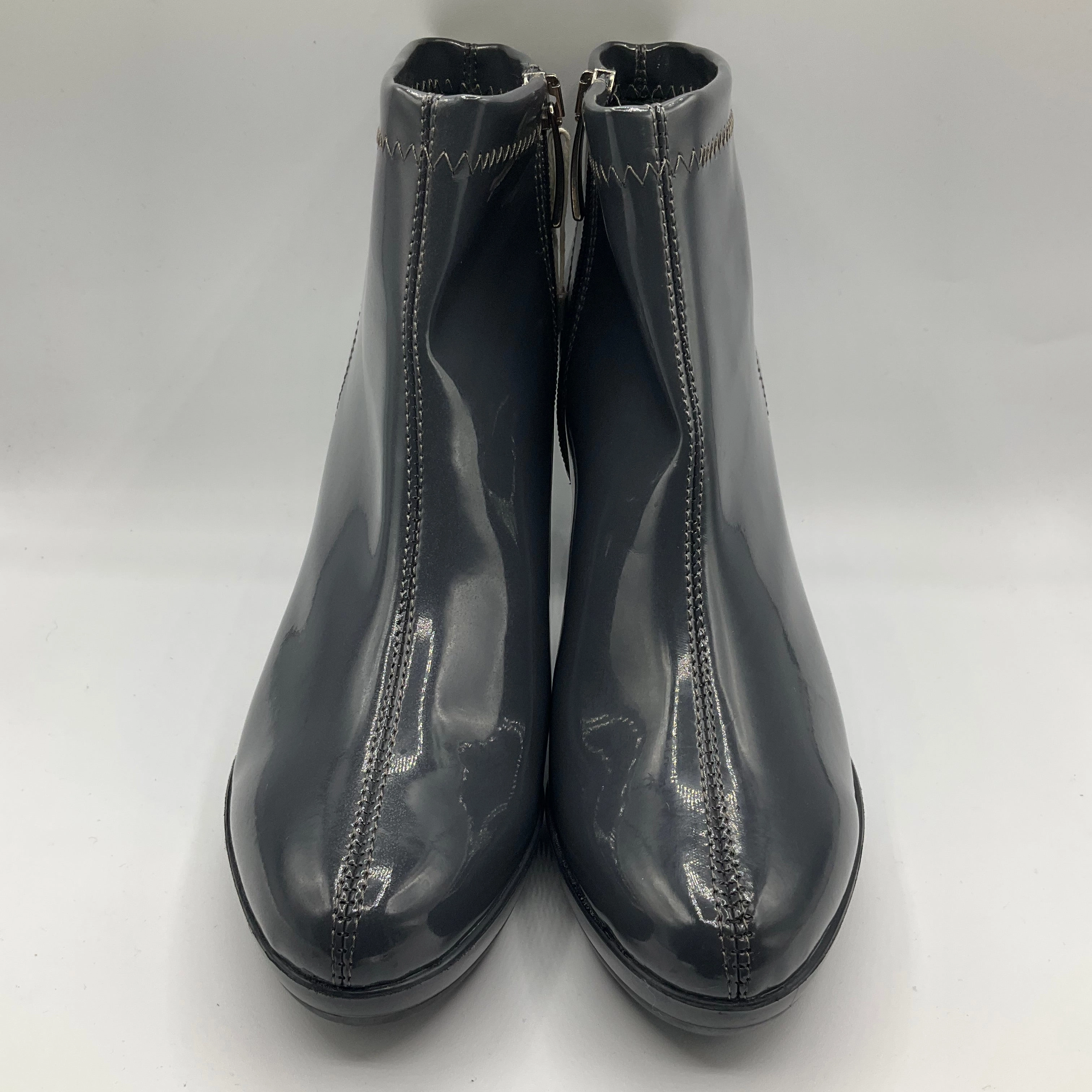 Boots Ankle Heels By Clothes Mentor In Grey, Size: 8.5