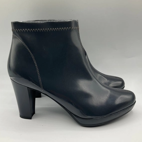Boots Ankle Heels By Clothes Mentor In Grey, Size: 8.5