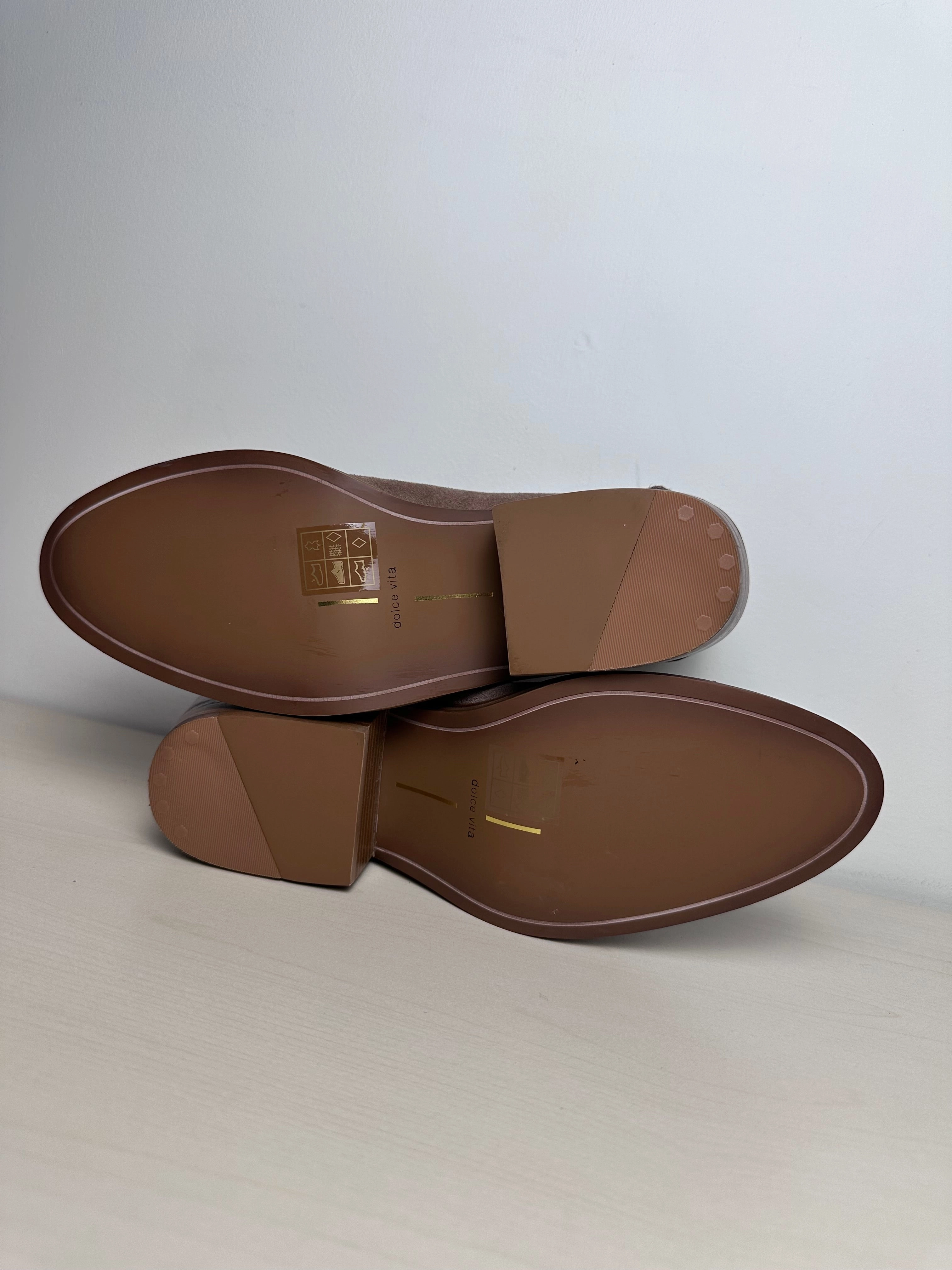 Boots Ankle Heels By Dolce Vita In Brown, Size: 9
