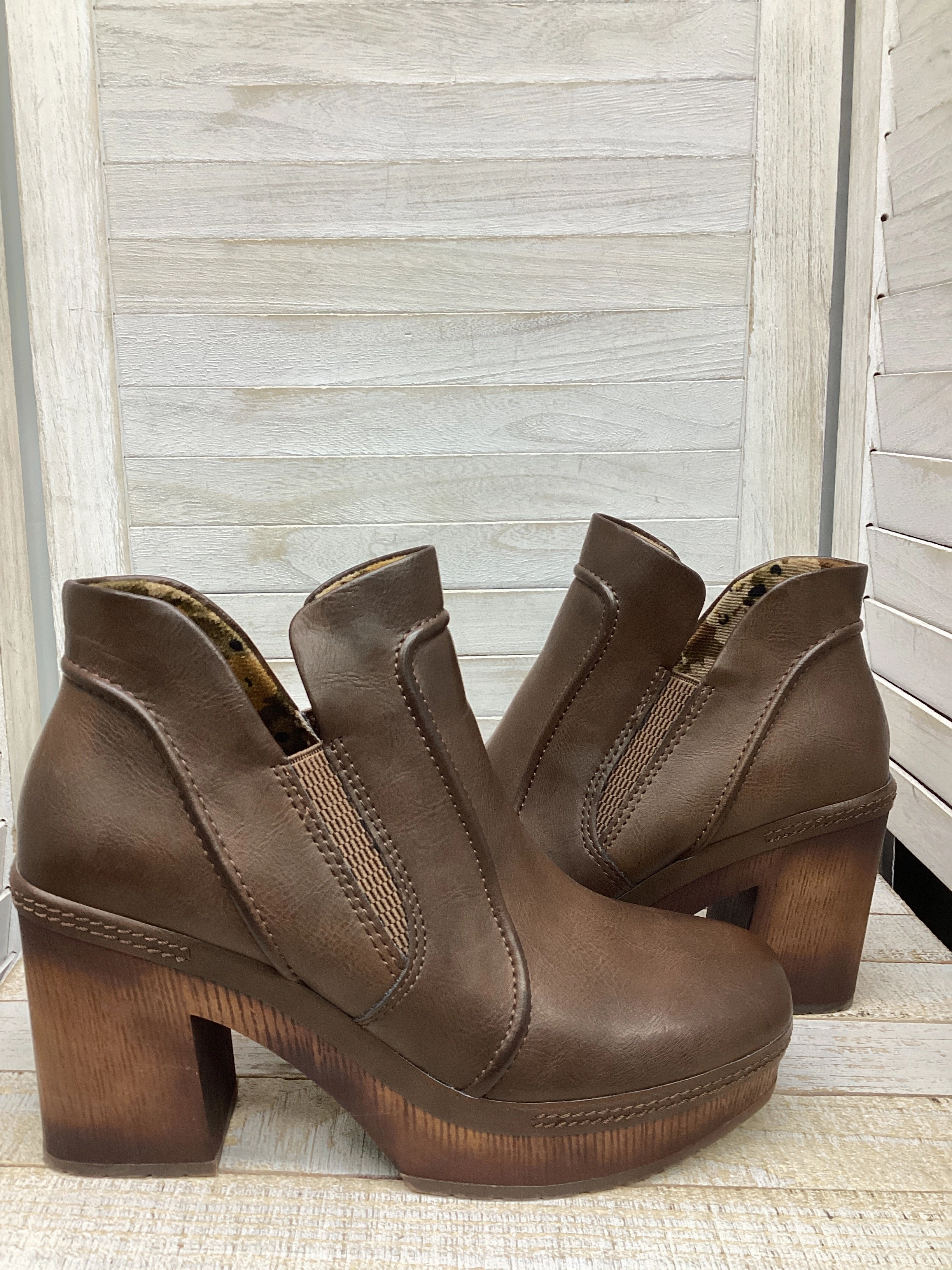 Boots Ankle Heels By Korks In Brown, Size: 7.5