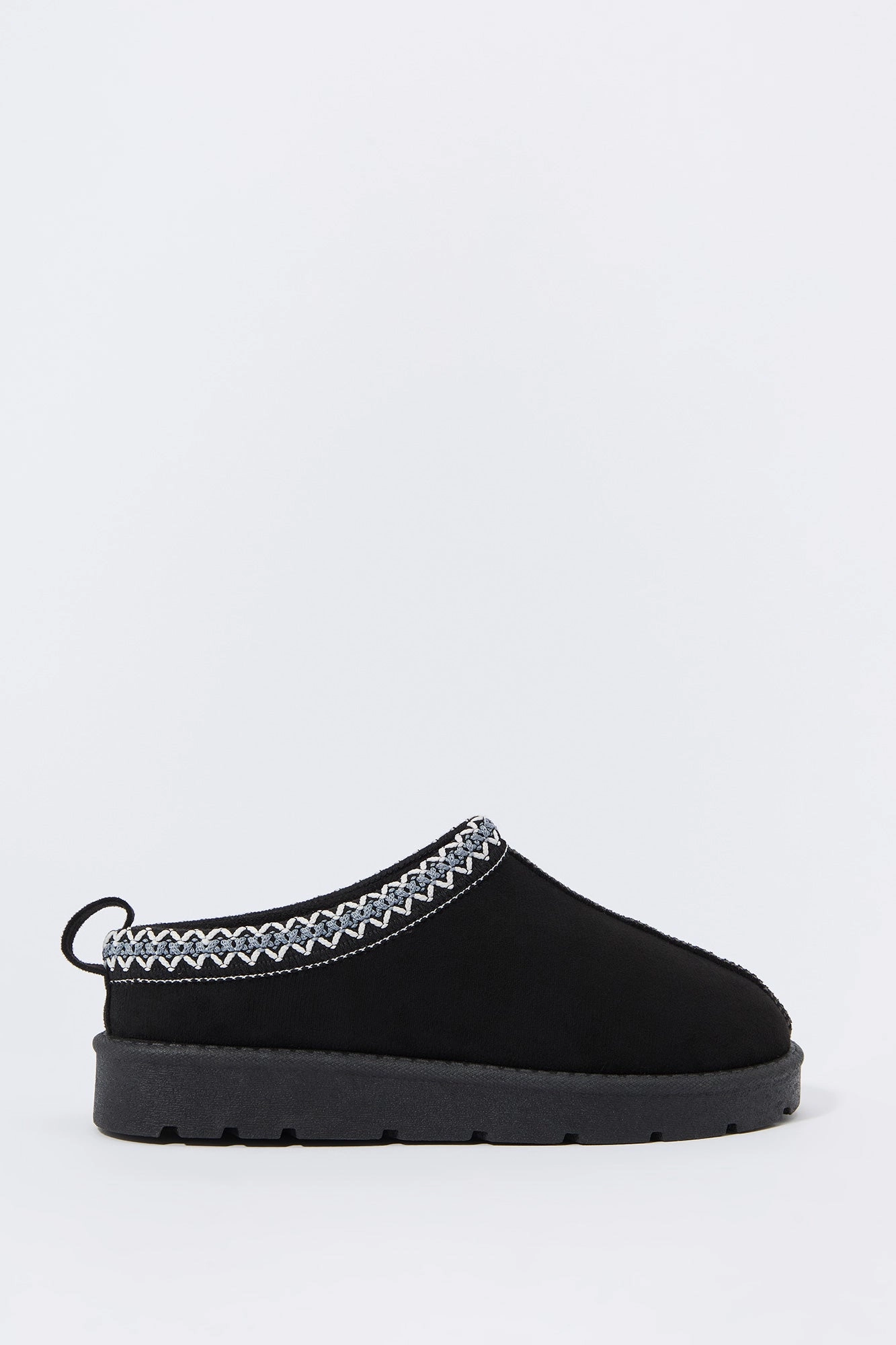 Pantoufles bottillons en similisuède avec motif brodé