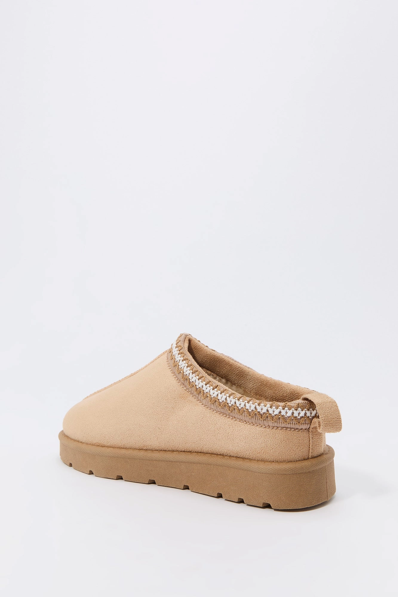 Pantoufles bottillons en similisuède avec motif brodé