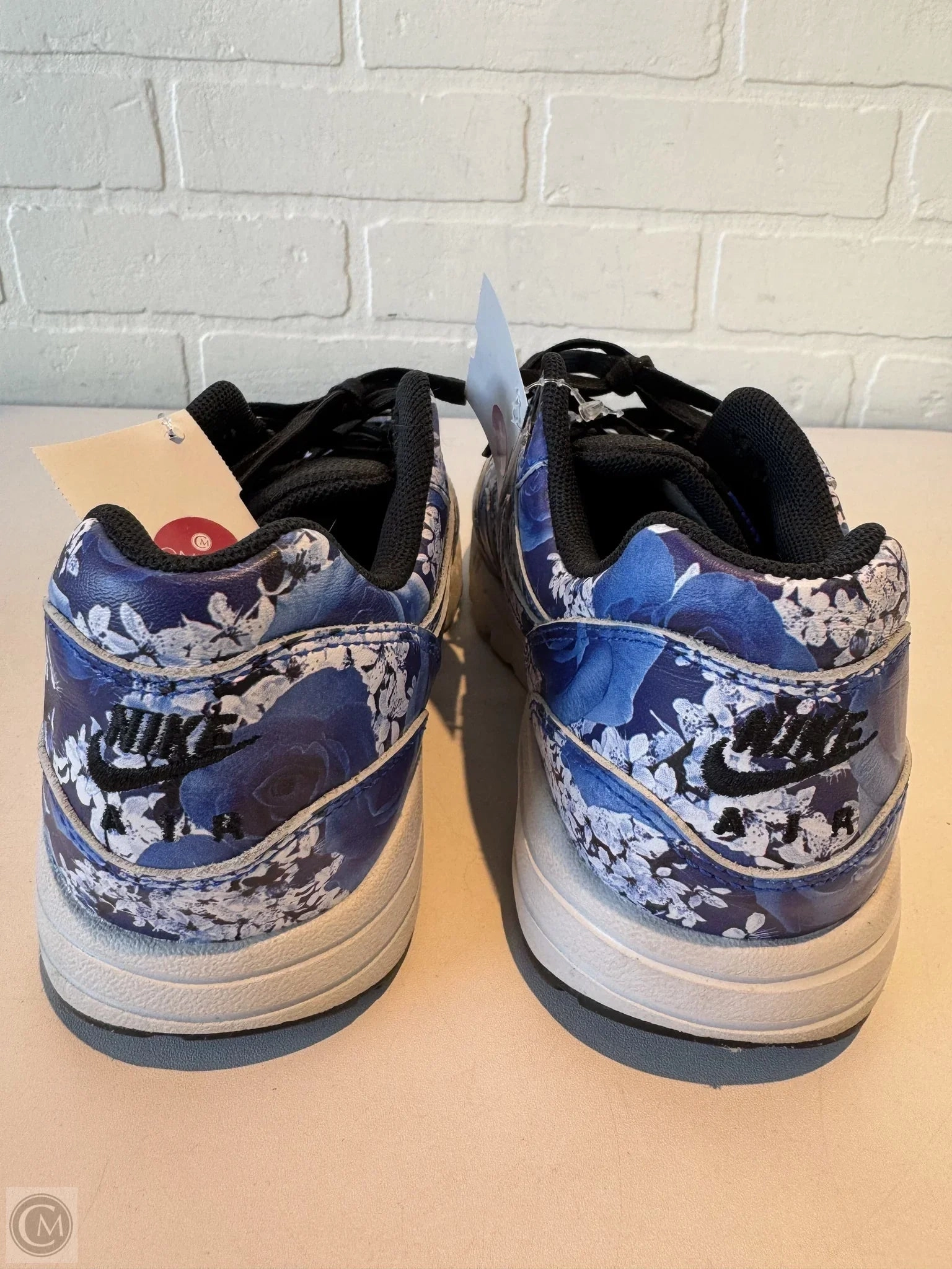 Shoes Athletic By Nike In Blue & White, Size: 6