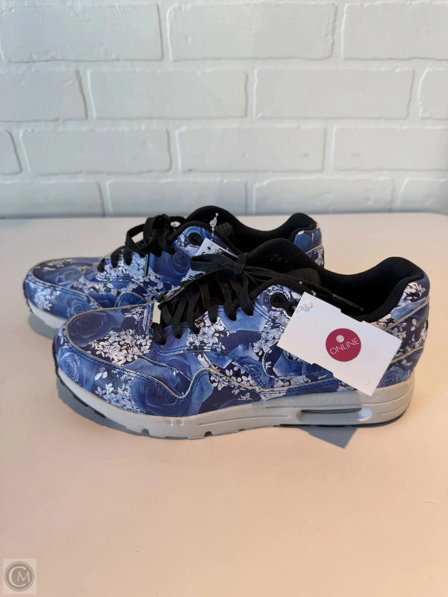 Shoes Athletic By Nike In Blue & White, Size: 6