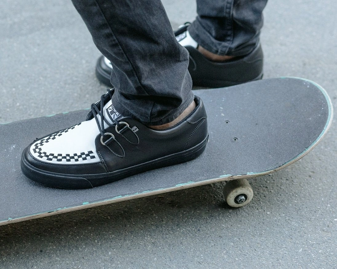 TUK-A9180 Black and White D-Ring VLK Sneaker